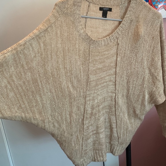 11. Alfani sweater - Picture 4 of 4
